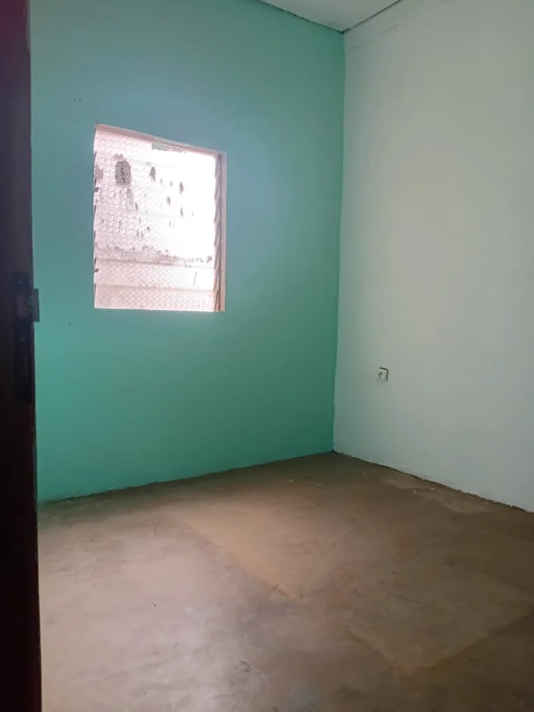 Studio moderne dans un immeuble à mendong derrière le camp — photo 4
