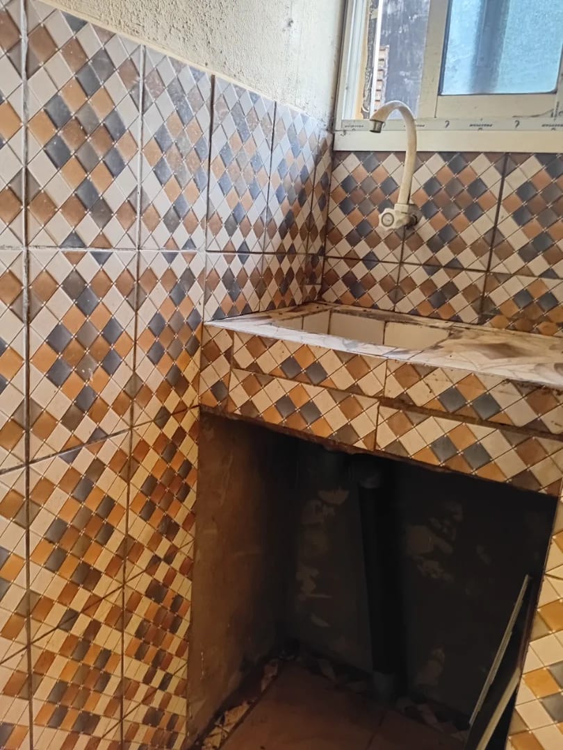 Studio moderne qui vient d'être libéré ici a biyem assi jouvence. — photo 4